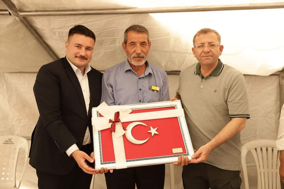 KAYMAKAMIMIZ SAYIN OSMAN ACAR ŞEHİDİMİZ MUHAMMET KÜÇÜK'ÜN AİLESİNİ ZİYARET ETTİ.